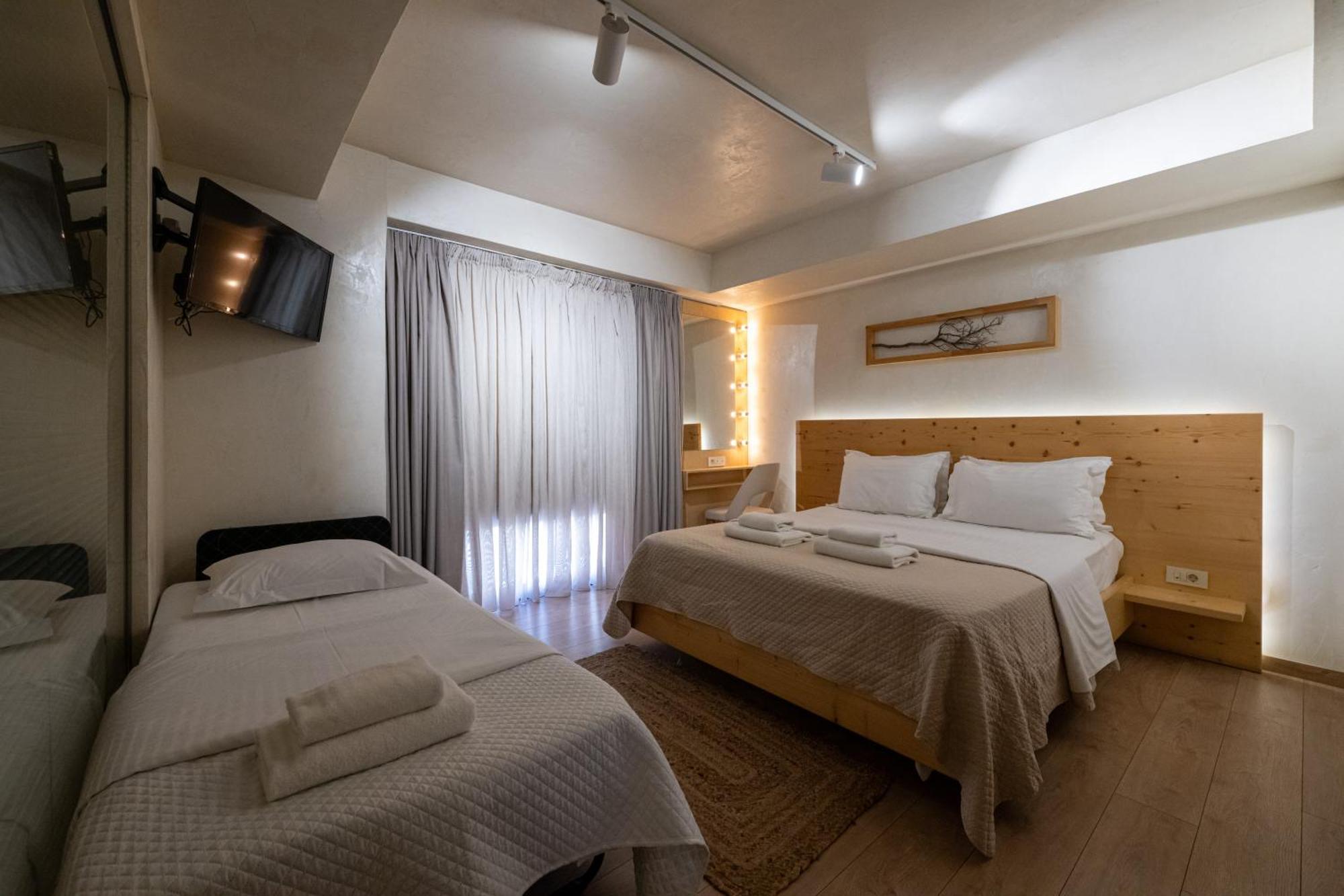 Panellinion Luxury Rooms カラマタ エクステリア 写真