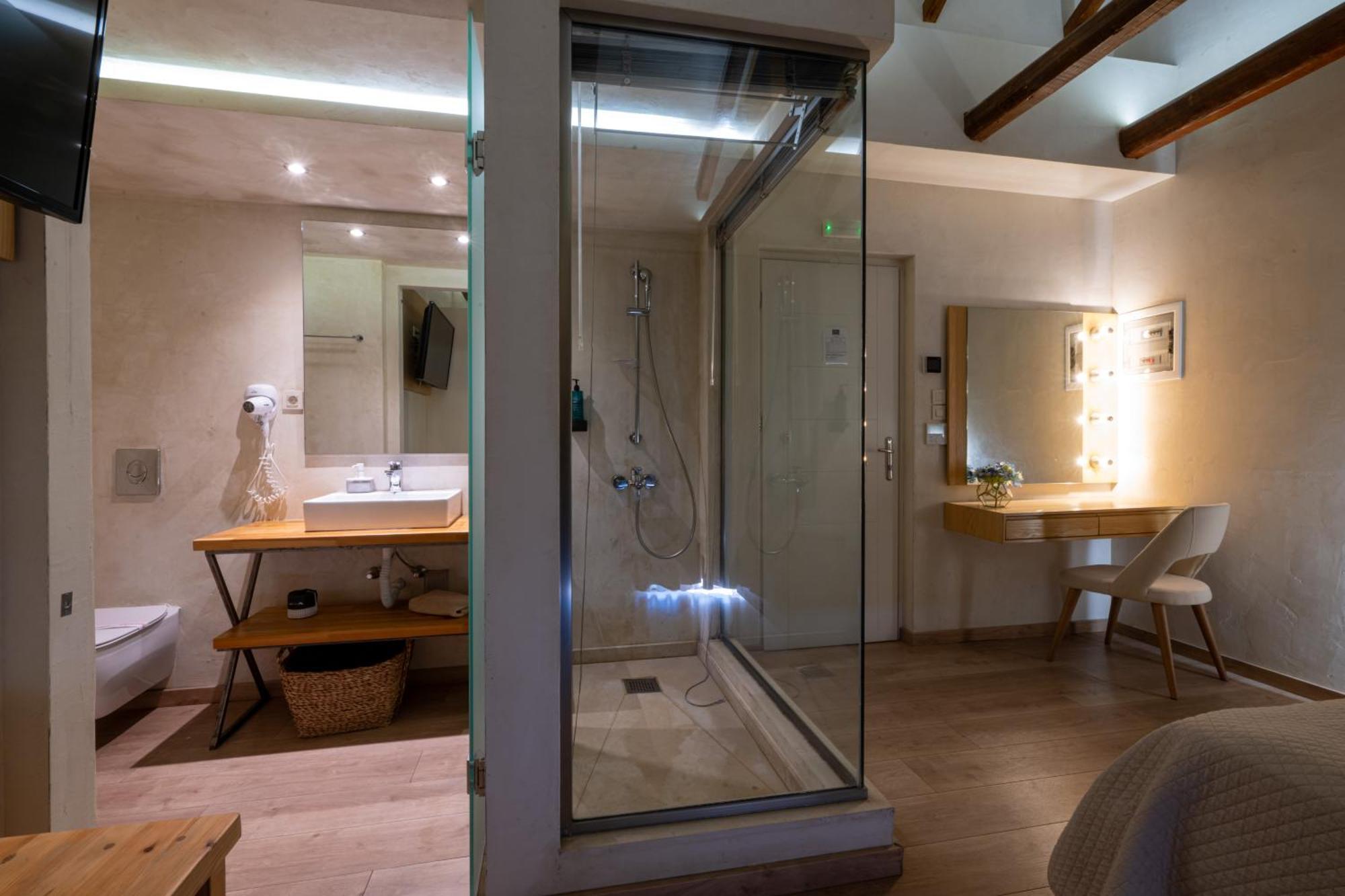 Panellinion Luxury Rooms カラマタ エクステリア 写真