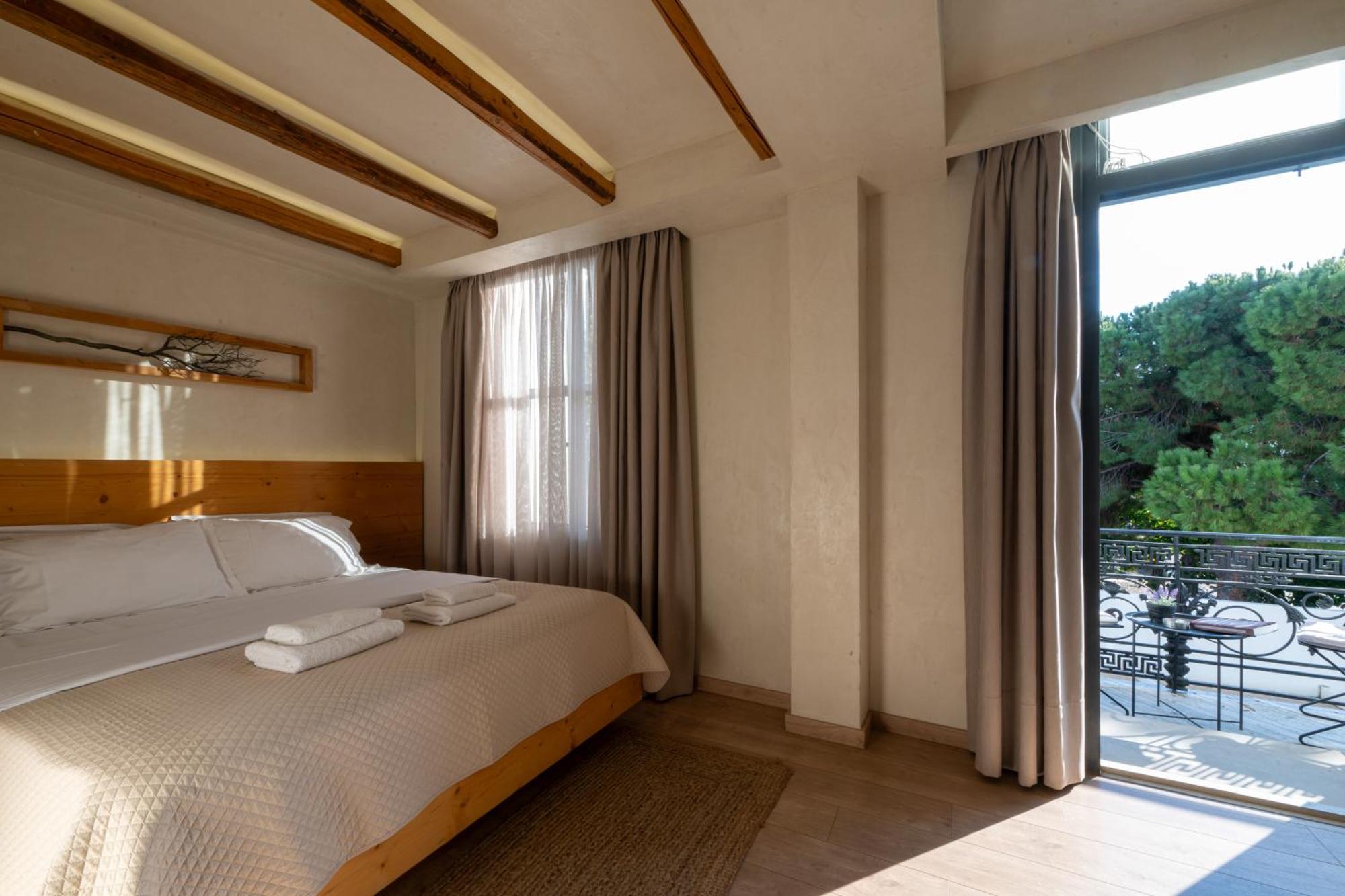 Panellinion Luxury Rooms カラマタ エクステリア 写真